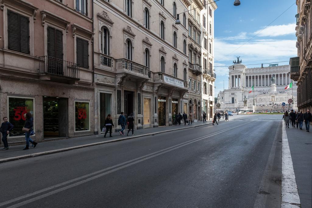 Amazing Suite Piazza Venezia Rome Exterior photo